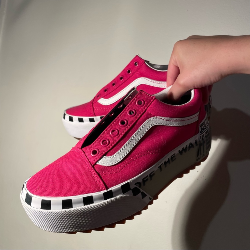 BRAND NEW PINK VANS PLATFORM SNEAKERS💗